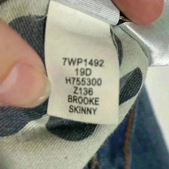 Lucky Brand Brooke Skinny Jean. Size 6/28. Medium wash denim. - Picture 7 of 11